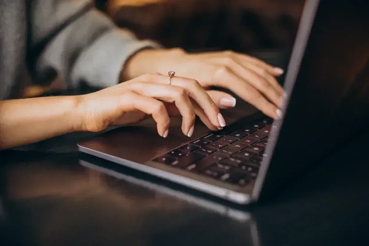 Portada: Por qué tu web debe ser tuya y no de tu agencia